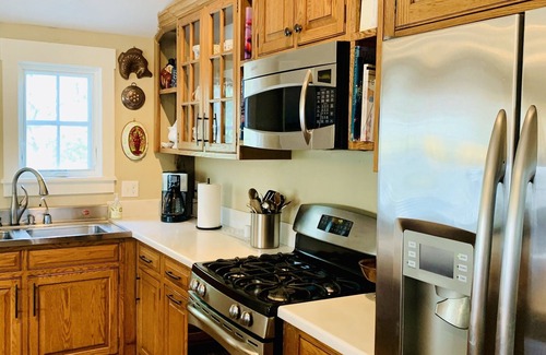 Chatham Casa | ¡Camina hasta Chatham Main St., boutiques, restaurantes, galerías y vida nocturna!