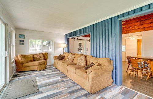 Allenton Casa | Walk to Cranberry Lake Quaint Family Cottage