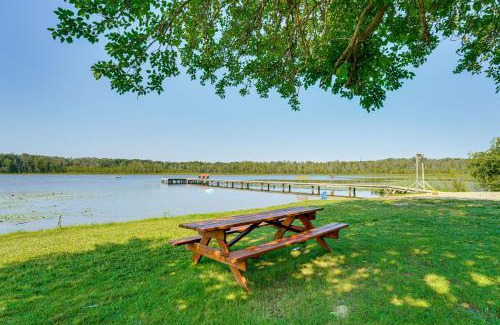 Allenton Casa | Walk to Cranberry Lake Quaint Family Cottage
