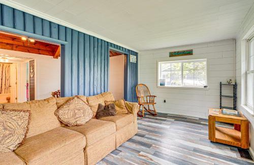 Allenton Casa | Walk to Cranberry Lake Quaint Family Cottage