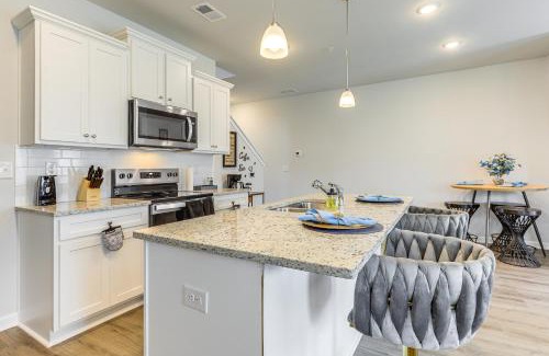 Lovejoy Casa | Walk to Dog Park and Playground Hampton Haven!