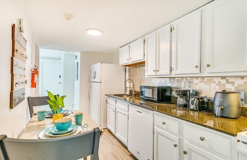 Albany Apartamento | Walk to Downtown Albany Ten Broeck Triangle Apt!