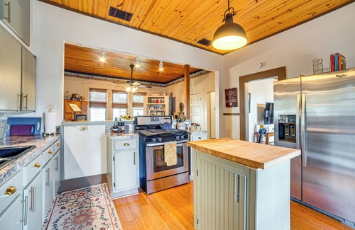 Winnsboro Casa | Walk to Downtown: Winnsboro Historic Home!