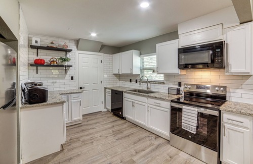 Commerce Casa | Walk to East Texas A&M! Home w/Pet-Friendly Yard