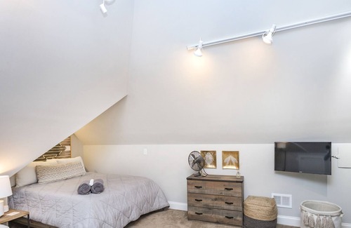 Five Points Apartamento | Walk to Five Points + 10 Minutes from Downtown!