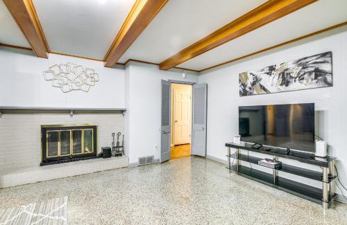 Whitehaven Casa | Walk to Graceland Spacious Memphis Home!