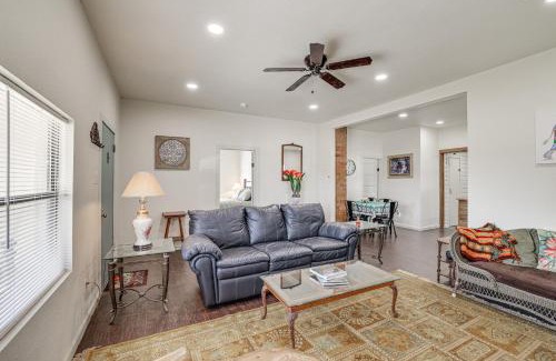 Jacksboro Casa | Walk to Historic Square Jacksboro Home with Yard