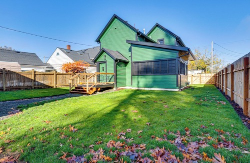 Independence Cabaña | Walk to Independence Theatre: Dtwn Retreat!