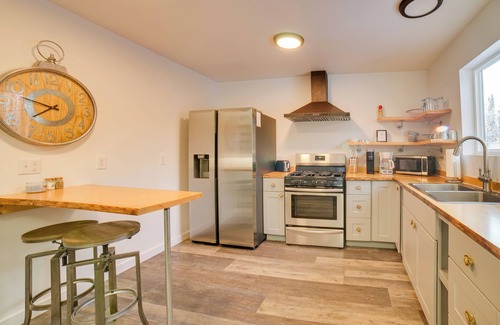 Sterling Casa | Walk to Kenai River: Forested Fisherman's Cabin!