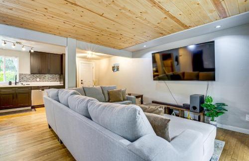 West Lake Stevens Casa | Walk to Lake Stevens Duplex with Fire Pit!