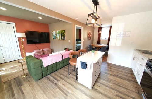 St Ignace Casa | Walk to Mackinac Ferry Sleeps 16 6BR Retreat