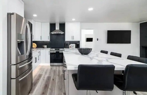 Peaceful Valley Casa | Walk to Old Town - Heated Pool + Golf + Games