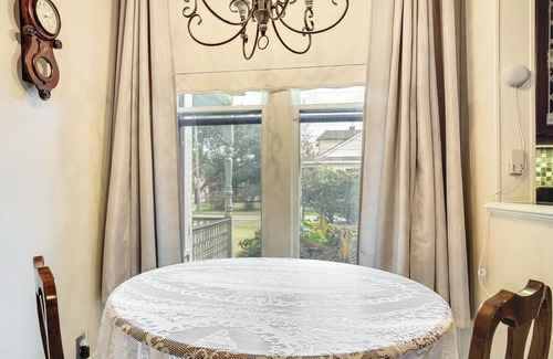 Jeanerette Casa | Walk to Parks & Cafes: Historic Home w/ Fireplace