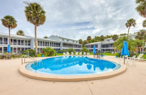 Welaka Apartamento | Walk to Pool Riverfront Welaka Condo with Boat Ramp