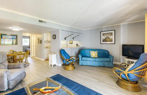 Welaka Apartamento | Walk to Pool Riverfront Welaka Condo with Boat Ramp