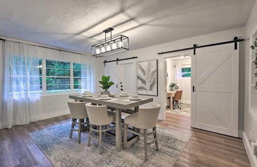South Sarasota Casa | Walk to Restaurants Sarasota Home with Lanai!