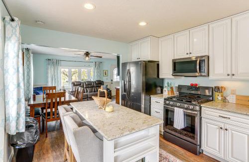Bay View Casa | Walk to Sandusky Bay Home with Hot Tub and Fire Pit!