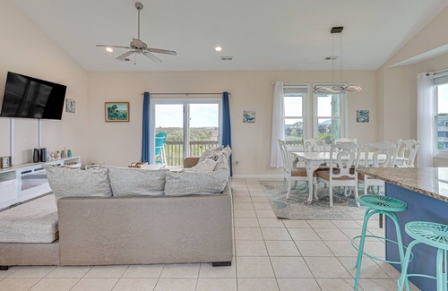 Surf City Cabaña | Walk to Surf City Beach: Ocean-view Home w/ Decks!