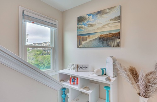 Surf City Cabaña | Walk to Surf City Beach: Ocean-view Home w/ Decks!