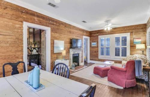 Gulfport Casa | Walk to the Beach!