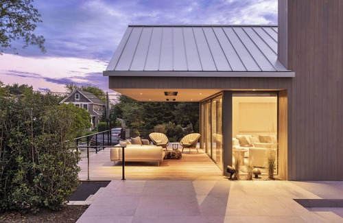 Montauk Casa | Walk to the Ditch Plains Beach from this 5 bedroom Spacious Modern Surf House!!