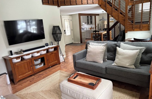 Grantham Casa | Walk to the Lake-Updated 3 BR Private Home with AC