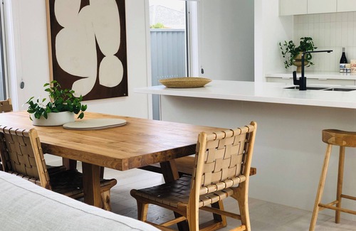 Ballarat East Casa | walk to the pool/shops/park 5 min drive to Sovereign Hill Perfect Summer Stay