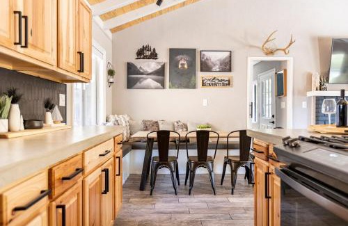 Moonridge Chalet De Esquí | Walk to the Slopes from Modern Cabin with Hot Tub, Moonridge