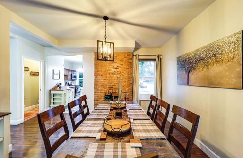 Corryville Casa | Walk to University of Cincinnati: Historic Home!