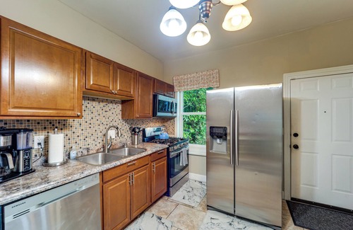 Corryville Casa | Walk to University of Cincinnati: Historic Home!