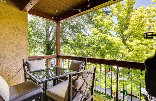 Reno/Tahoe Airport Apartamento | Walk to Virginia Lake Reno Condo with Balcony!