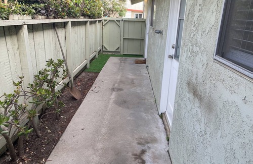 Oxnard Shores Casa | Walk to waves from lovely 3 bed 2 bath house