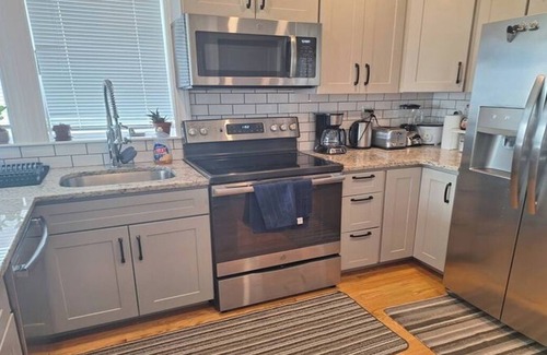 Salem Apartamento | Walk to Witch Trials, Museums & More—Charming 2BR in the Heart of Salem, MA