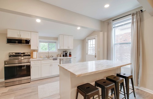 Bowling Green Cabaña | Walk to Wku, Bars & Dining! Updated Duplex Home