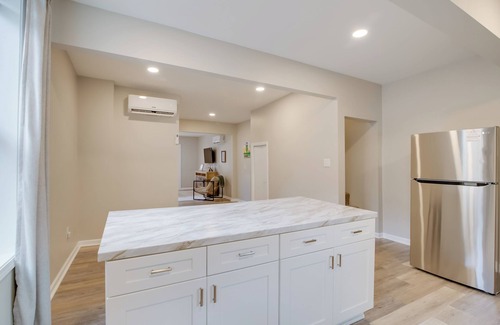 Bowling Green Cabaña | Walk to Wku, Bars & Dining! Updated Duplex Home