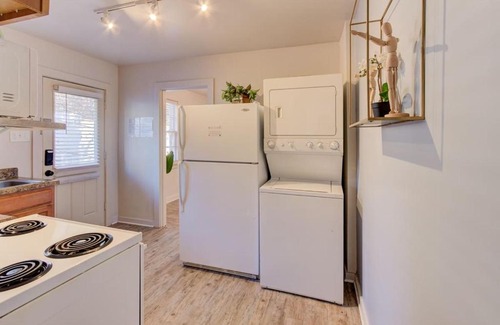 Midtown Apartamento | Walk to your Own Gated Retreat from Midtown's Best