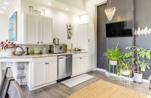 Newport Apartamento | Walkable Apt in York St Historic District