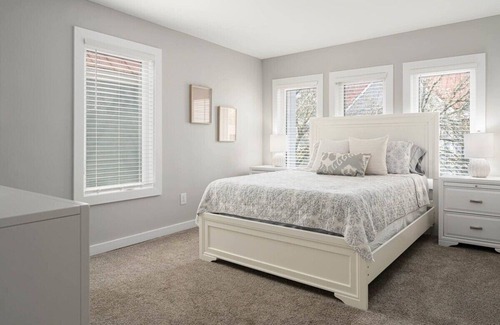 South of Broad Casa | Walkable Downtown Charleston Home with Courtyard