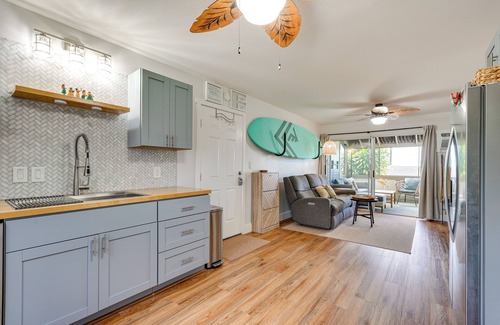 Historic Kailua Village Condominio | Walkable Kailua-Kona Condo - 2 Blocks to Pier!