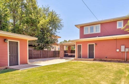 Lincoln Terrace Casa | Walkable Luxury Style Home ★ Gated & Covered Patio