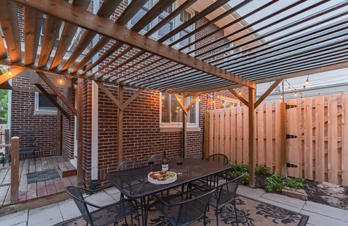 Dundee-Happy Hollow Historic District Casa | Walkable to Dinner, ☕️, UNMC 🏥! Cozy home in historic Dundee!