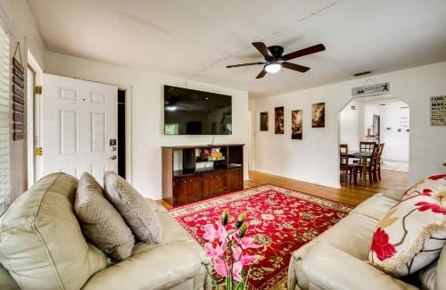 Griffin Heights Casa | Walkable to FSU Campus Cozy Retreat with Deck!
