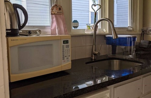 Queen Anne Casa | Walker's Paradise #1, Queen Anne Hill,1 parking, fencing backyard.