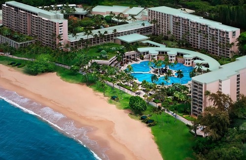 Lihue Complejo | Walking Distance from Kalapaki Beach! Parking, Outdoor Pool, Shuttle Service!