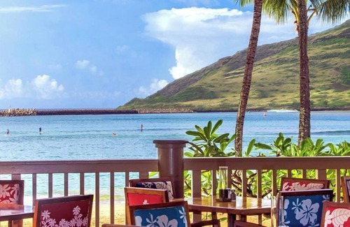 Lihue Complejo | Walking Distance from Kalapaki Beach! Parking, Outdoor Pool, Shuttle Service!