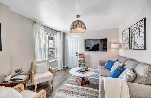 Algoma Apartamento | Walking Distance To Everything- Newly Renovated!