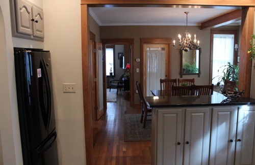 Marquette Apartamento | A poca distancia de tiendas, restaurantes y pubs de cerveza. Cerca de NMU y hospitalaria