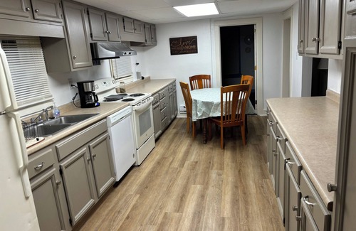 Altoona Casa | Walking distance to the Penn State Altoona Campus! Spacious 6-bedroom house!