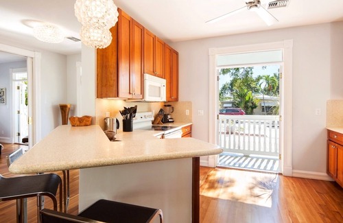 Midtown Casa | WALKING ON SUNSHINE ~ Exquisite 3 BR, 3 Ba Home w/ Heated Pool & Parking!