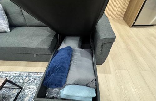 Airdrie Apartamento | Walkout basement suite with canal view near airport